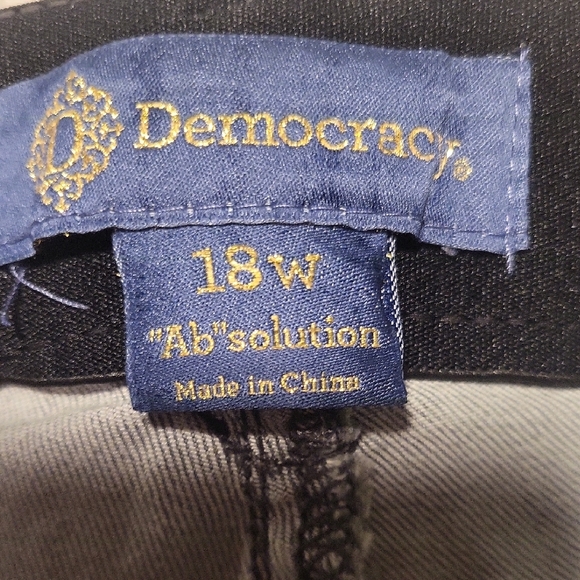 Democracy Women's Light Gray Cropped Jeans- Size 18 - Picture 2 of 9